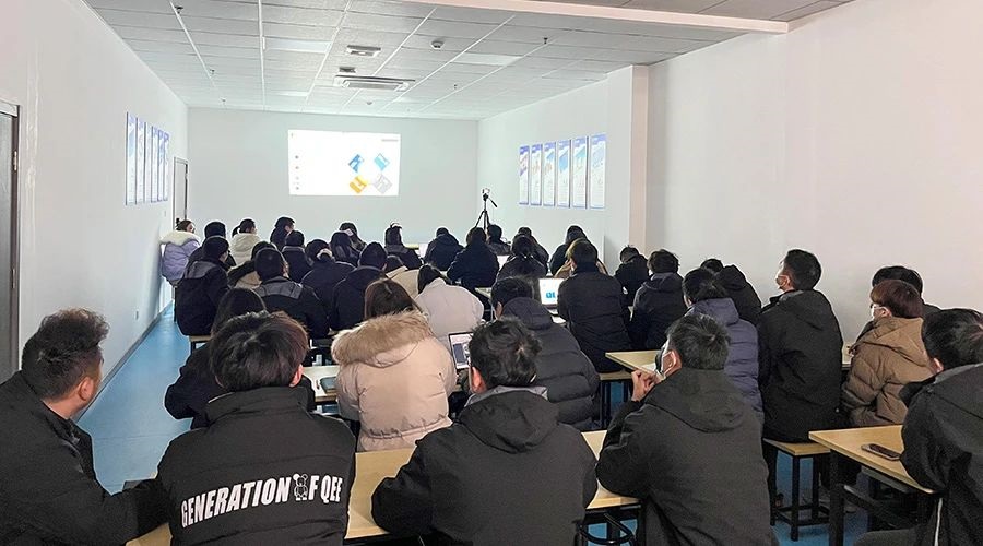 97522国际游戏储能研发部开展产品技术培训