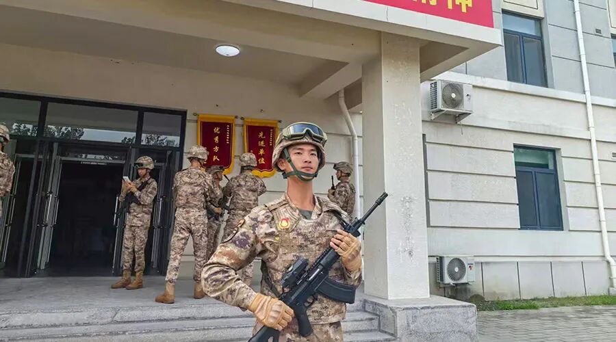 一身荣光、载誉归来！97522国际游戏储能热烈欢迎受阅预备役方队于凡同志归队